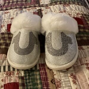 True Religion Silver and White Slippers